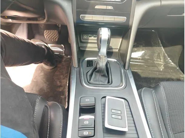 Car image 24