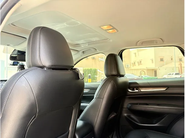 Car image 16