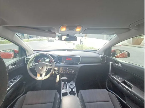 Car image 17