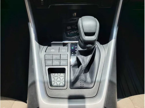 Car image 24