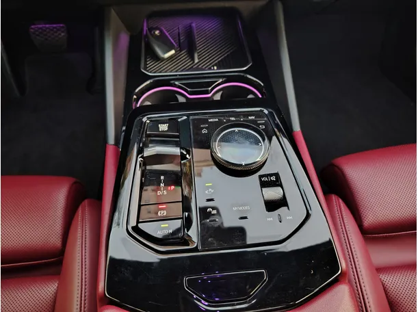 Car image 27