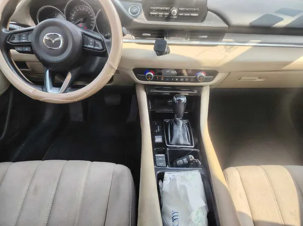 Car image 22