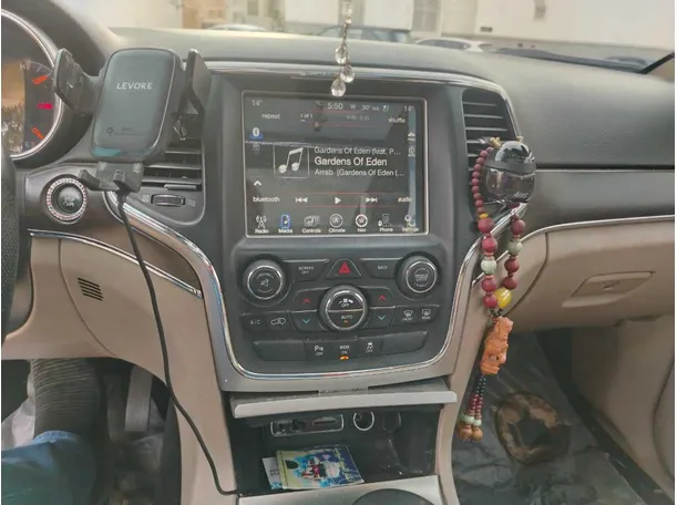 Car image 23