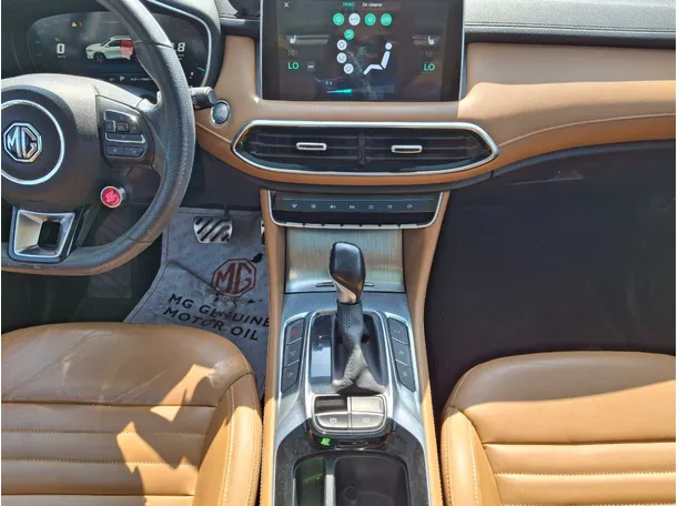 Car image 15