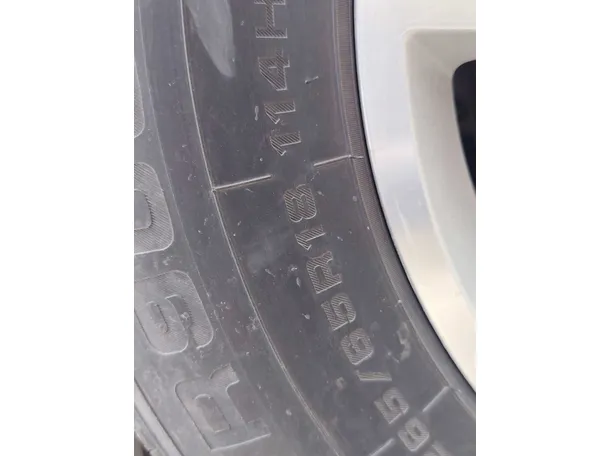 Car image 30