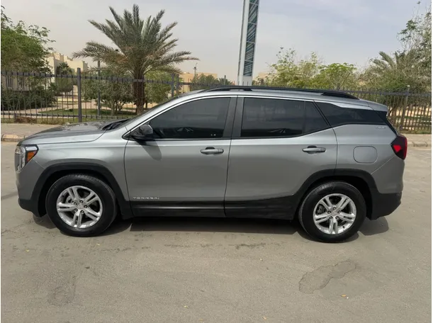 Car image 8