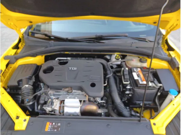Car image 24