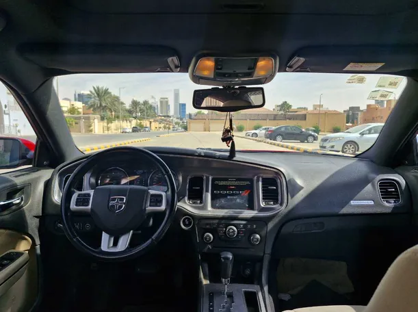 Car image 16