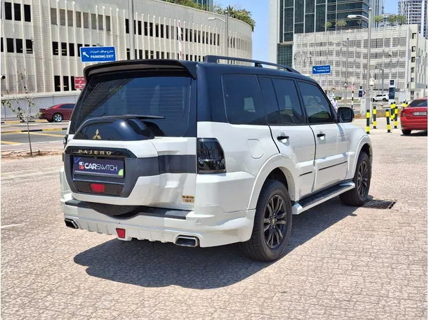 Car image 5