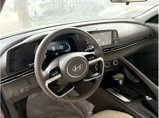 Car image 9