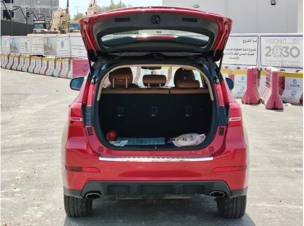 Car image 26