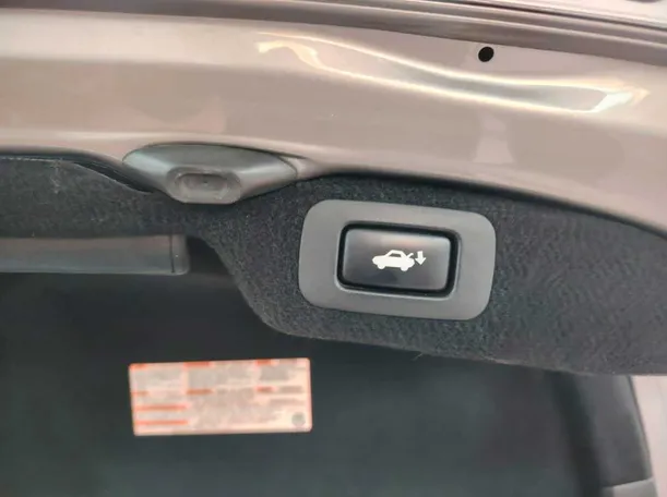 Car image 42