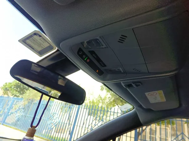 Car image 33