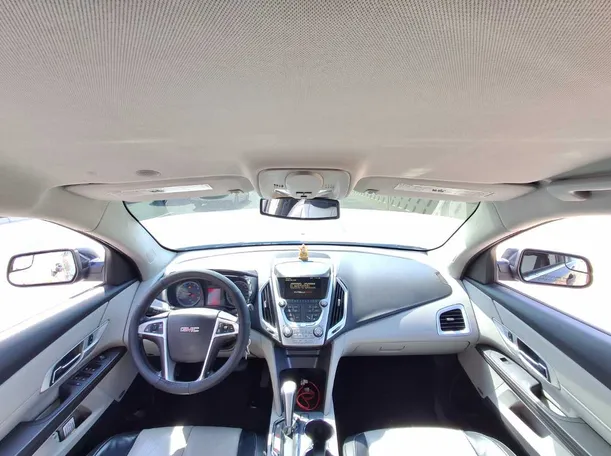 Car image 16
