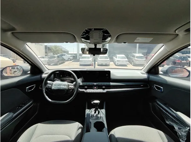 Car image 17