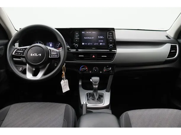 Car image 14