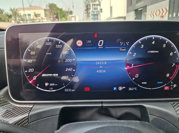 Car image 19