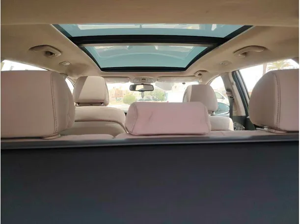 Car image 38
