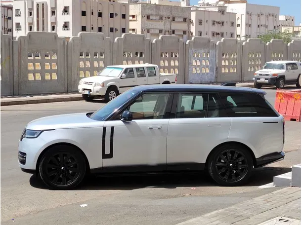 Car image 8
