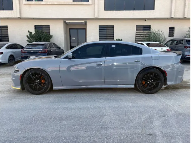 Car image 8
