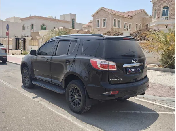 Car image 7