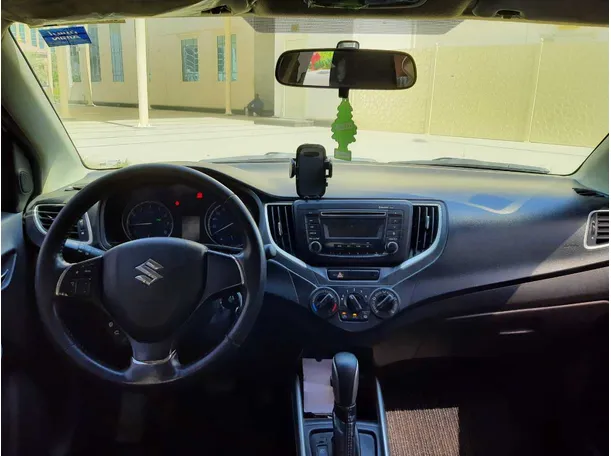 Car image 14