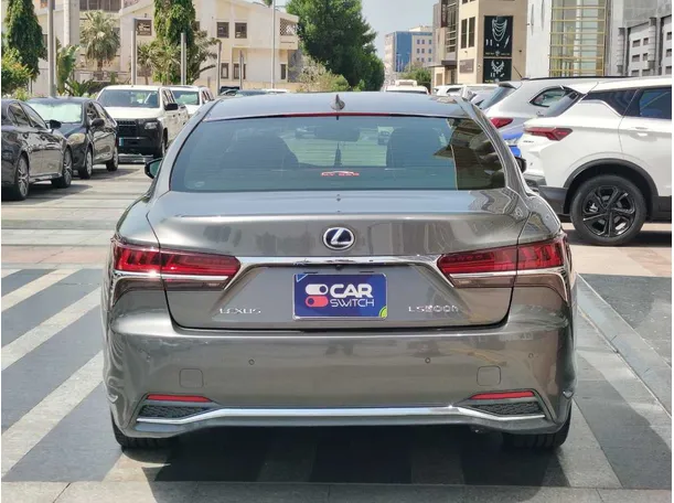 Car image 6