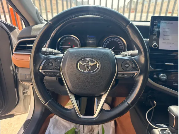 Car image 17