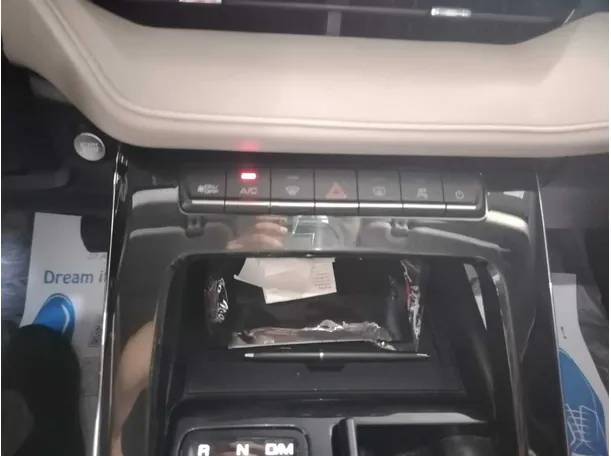 Car image 27