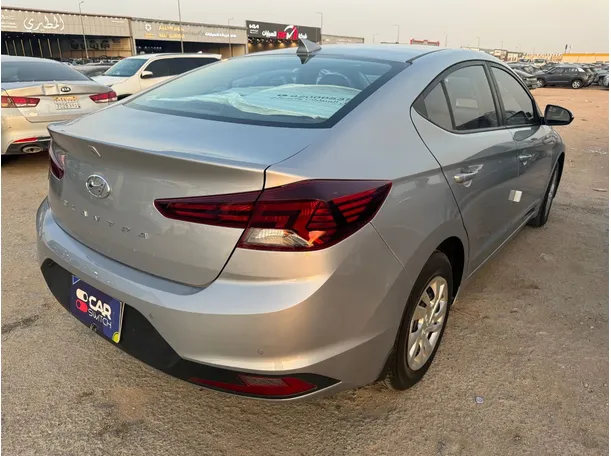 Car image 4