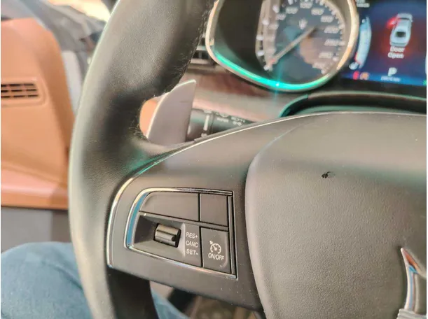 Car image 38
