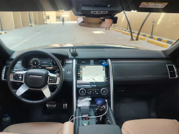 Car image 13