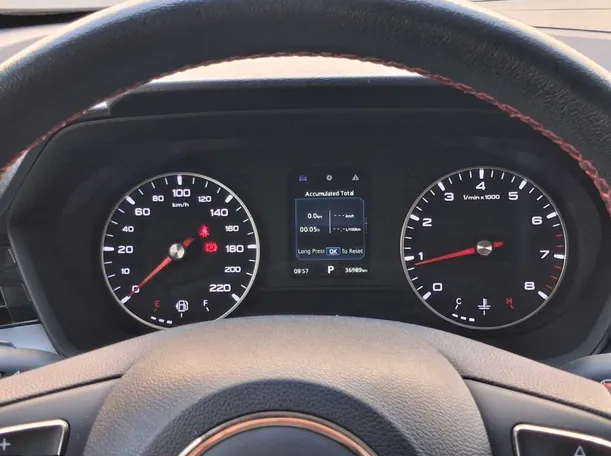 Car image 17