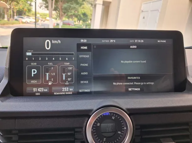 Car image 19