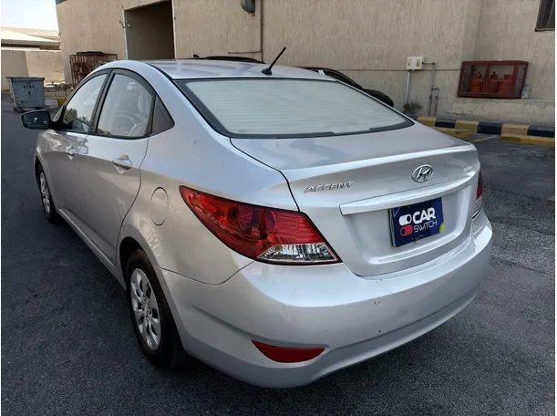 Car image 7