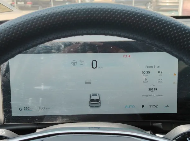 Car image 26