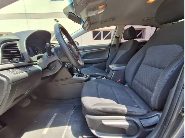 Car image 12