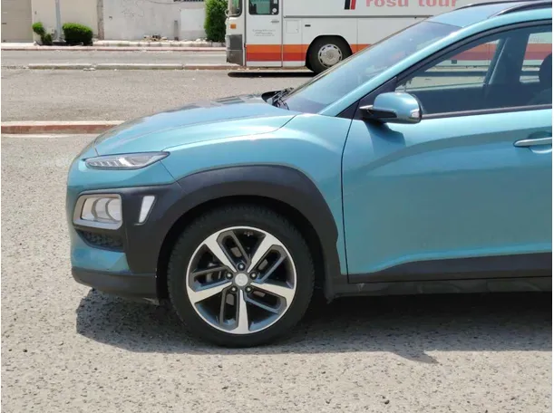 Car image 9