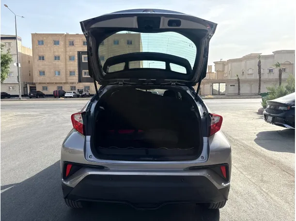 Car image 24