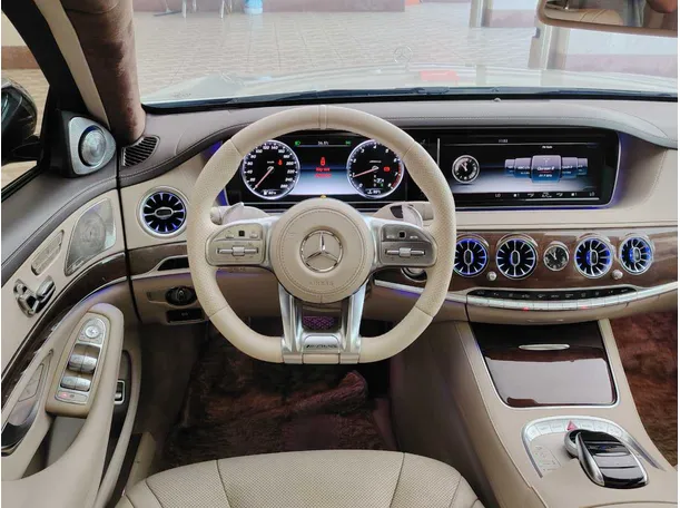 Car image 25