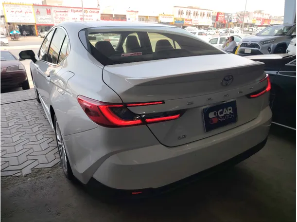 Car image 7
