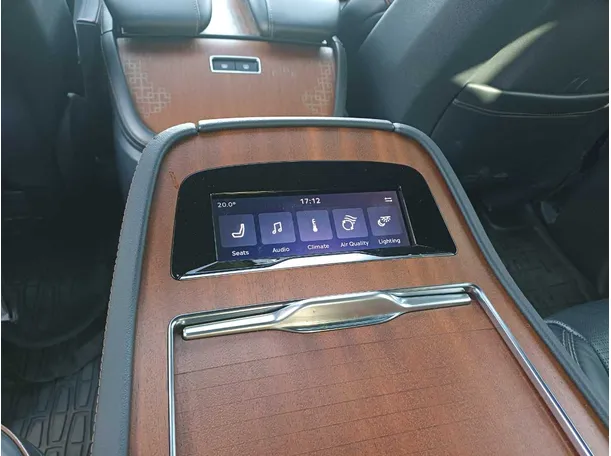 Car image 21