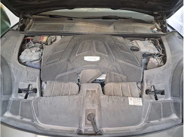 Car image 22