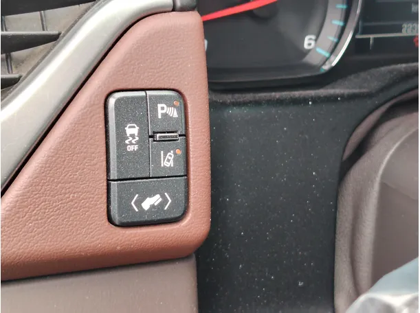 Car image 34