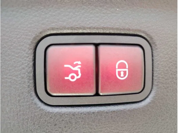 Car image 38