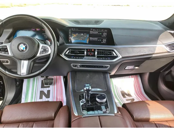 Car image 7