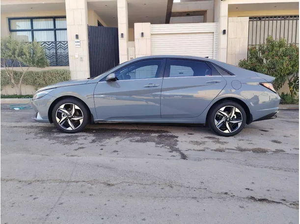 Car image 8