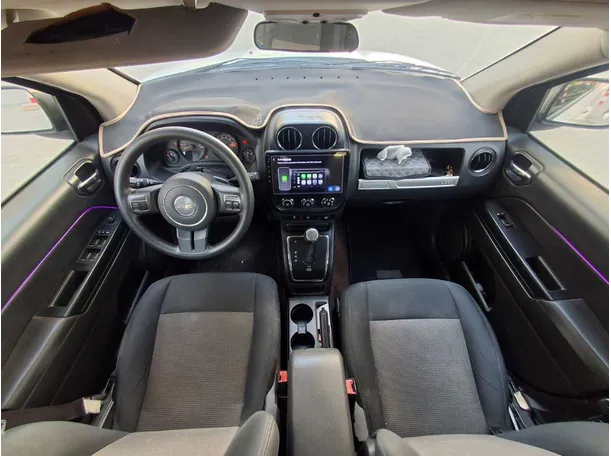 Car image 17