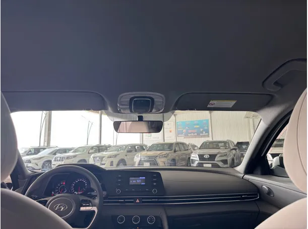 Car image 17