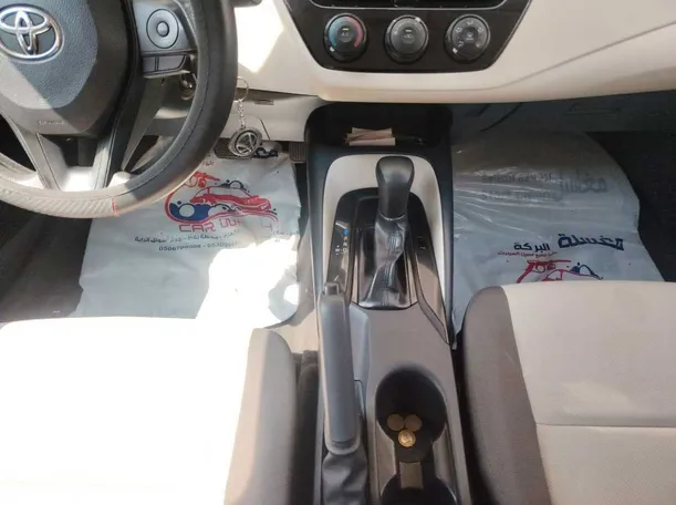 Car image 25